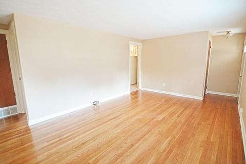 54 Regal St, Springfield, MA 01118 photo 7