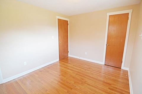 54 Regal St, Springfield, MA 01118 photo 13