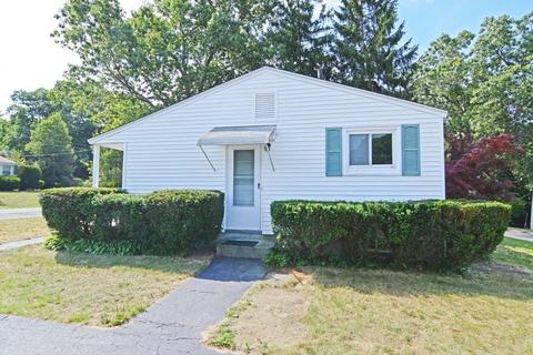 54 Regal St, Springfield, MA 01118 photo 23