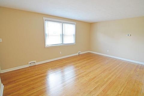 54 Regal St, Springfield, MA 01118 photo 8