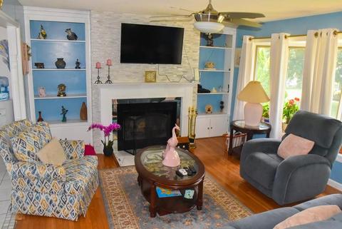 50 Bernard St, Chicopee, MA 01013 photo 9