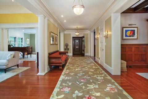 130 Dean Rd, Brookline, MA 02445 photo 3