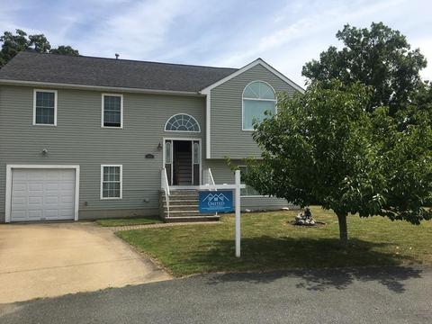 1096 Laurel St, Fall River, MA 02721 photo 1