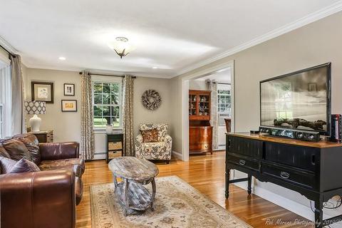 9 Crescent Dr, Georgetown, MA 01833 photo 5