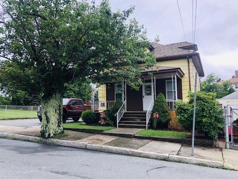 61 Queen St, Fall River, MA 02724 photo 1