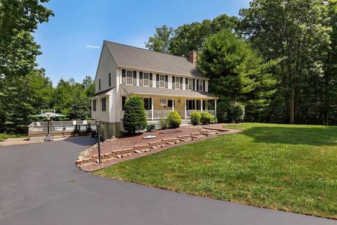 13 Centennial Dr, Blackstone, MA 01504 photo 2