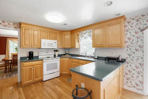 13 Centennial Dr, Blackstone, MA 01504 photo 11