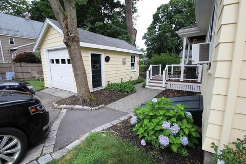52 Highland St, Reading, MA 01867 photo 3