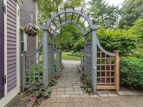 269 Hale St, Beverly, MA 01915 photo 27