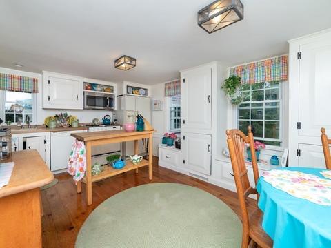 269 Hale St, Beverly, MA 01915 photo 5