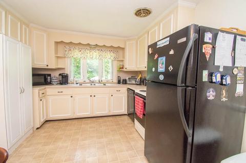 41 Senator St, Springfield, MA 01129 photo 6