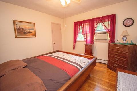 41 Senator St, Springfield, MA 01129 photo 8