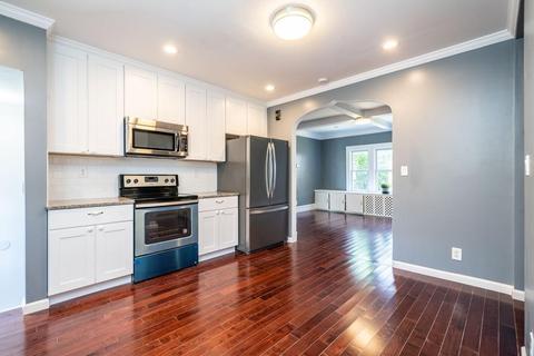 37 Tiffany St, Springfield, MA 01108 photo 4