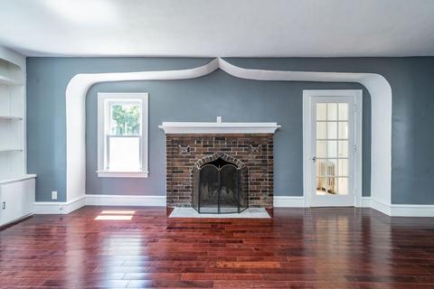 37 Tiffany St, Springfield, MA 01108 photo 9