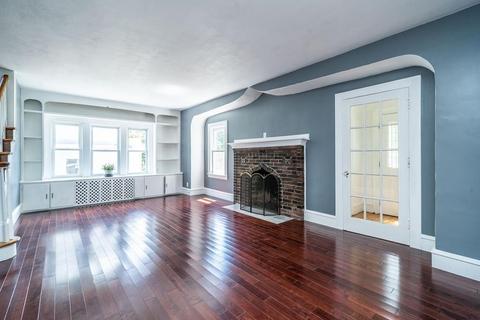 37 Tiffany St, Springfield, MA 01108 photo 8