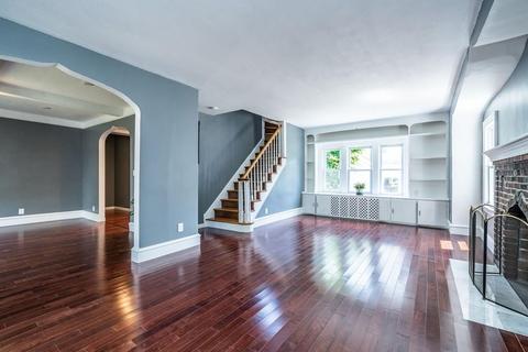 37 Tiffany St, Springfield, MA 01108 photo 10