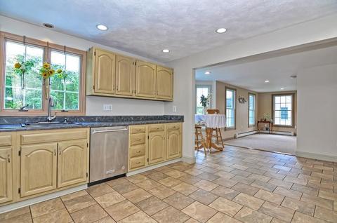 2 Squibnocket Rd, Franklin, MA 02038 photo 6