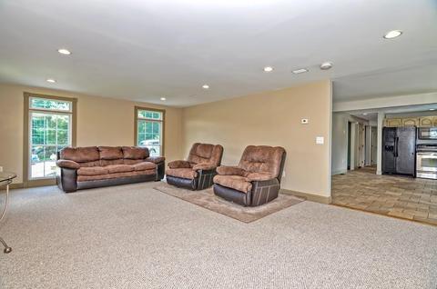 2 Squibnocket Rd, Franklin, MA 02038 photo 9