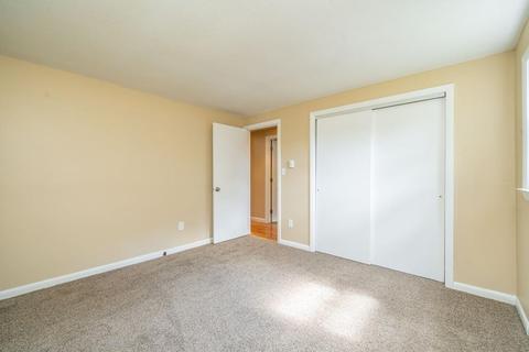 9 Droy Cir, Easthampton, MA 01027 photo 14