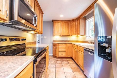 9 Droy Cir, Easthampton, MA 01027 photo 5
