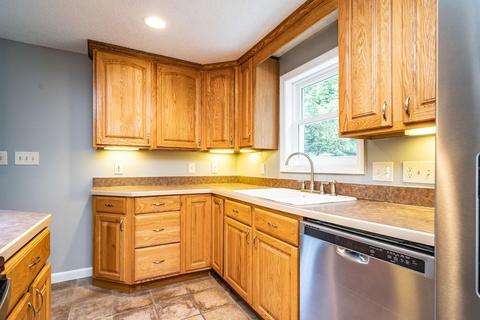 9 Droy Cir, Easthampton, MA 01027 photo 8