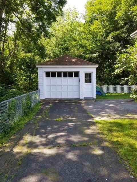 90 Pleasant St, Ware, MA 01082 photo 8