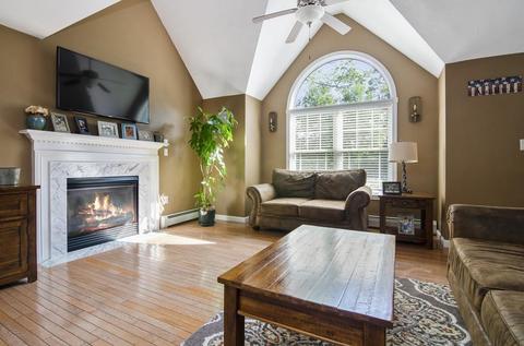 34 Pond View Dr, Mashpee, MA 02649 photo 4
