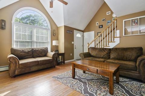 34 Pond View Dr, Mashpee, MA 02649 photo 5