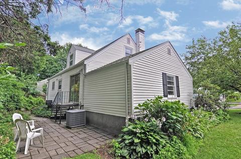 83 Monroe St, Dedham, MA 02026 photo 3