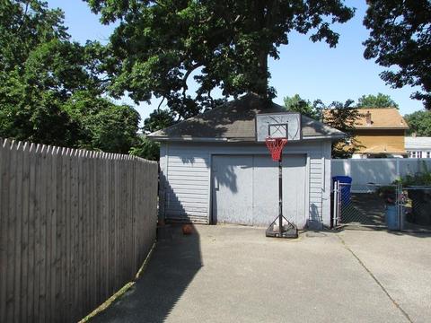52 Redlands St, Springfield, MA 01104 photo 4