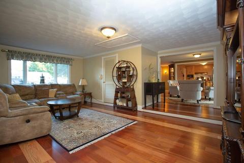 3 Brigham St, Maynard, MA 01754 photo 4