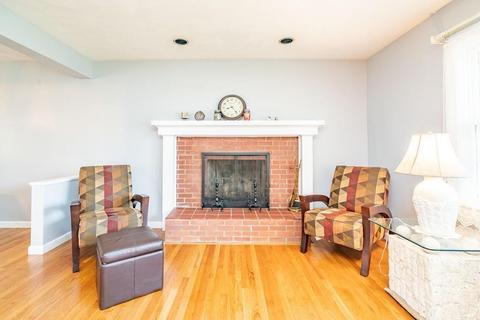 69 Harrow Rd, Springfield, MA 01118 photo 3