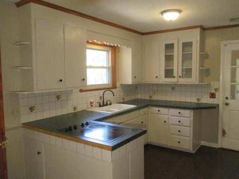 196 Marmon, Springfield, MA 01129 photo 3