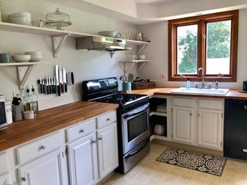 105 Senator St, Springfield, MA 01129 photo 4