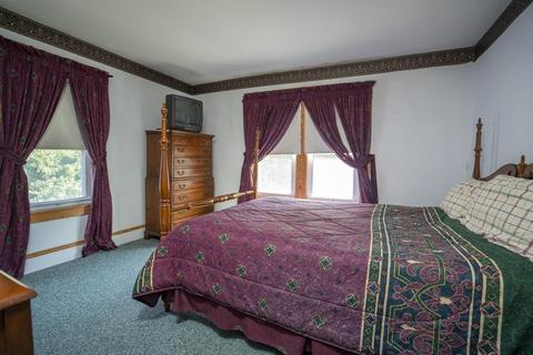 142 Belvidere St, Springfield, MA 01108 photo 9