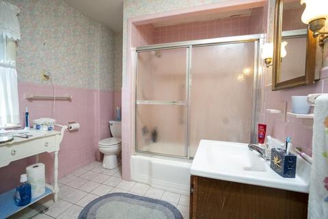 142 Belvidere St, Springfield, MA 01108 photo 8