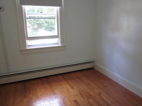 107 Gillette Ave, Springfield, MA 01118 photo 22
