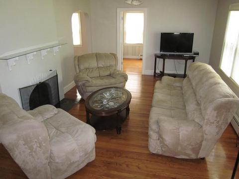 107 Gillette Ave, Springfield, MA 01118 photo 3