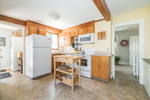 35 Chapel St, Gloucester, MA 01930 photo 11