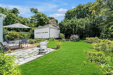 35 Chapel St, Gloucester, MA 01930 photo 7