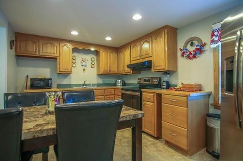 3 Lovewell St, Ware, MA 01082 photo 4