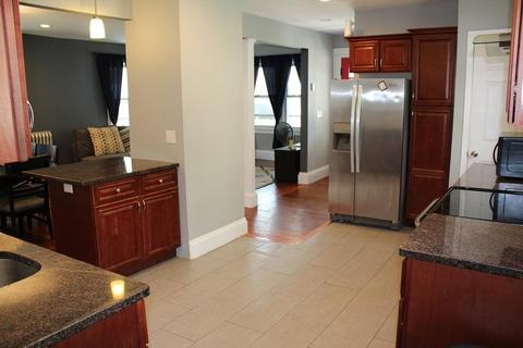 35 Manitoba, Springfield, MA 01108 photo 5