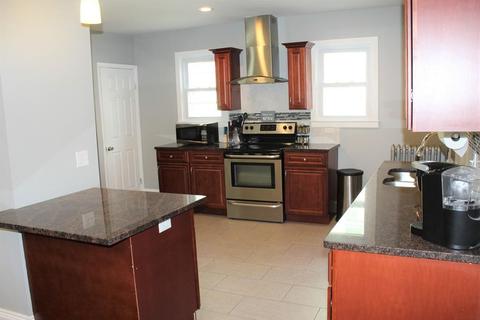35 Manitoba, Springfield, MA 01108 photo 4