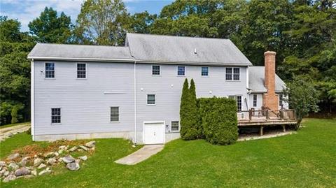 9 Tee Jay Ln, Blackstone, MA 01504 photo 4
