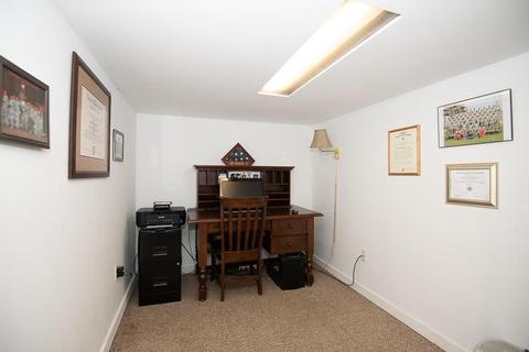 281 Heard St, Worcester, MA 01603 photo 24