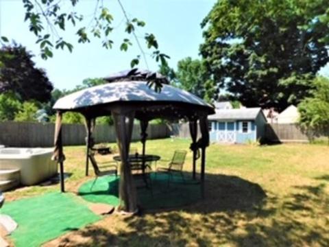 24 Maebeth St, Springfield, MA 01119 photo 2