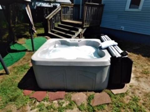 24 Maebeth St, Springfield, MA 01119 photo 4