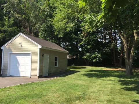 13 Cheever St, Danvers, MA 01923 photo 3