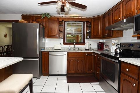 55 Eleanor Rd, Raynham, MA 02767 photo 14