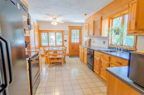 97 Cedar St, Wakefield, MA 01880 photo 3